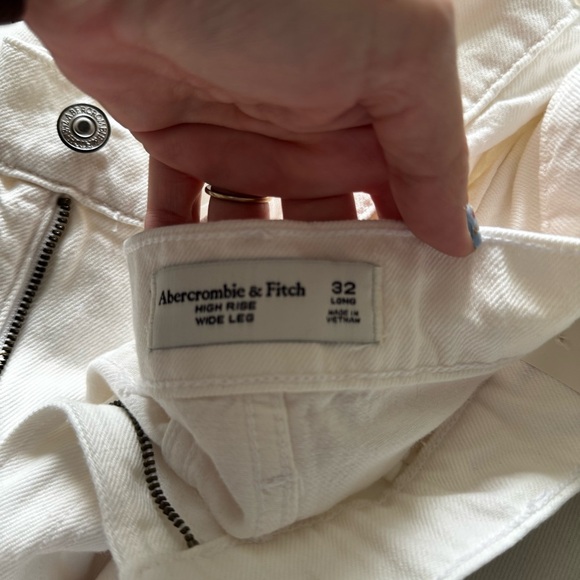 Abercrombie and Fitch High Rise Wide Leg Jean white size 32 long NWT - Picture 11 of 13